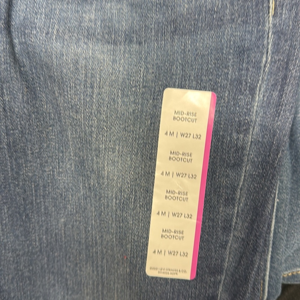 DENIZEN from Levi's Women's Mid-Rise Bootcut Jeans - Picture 7 of 7